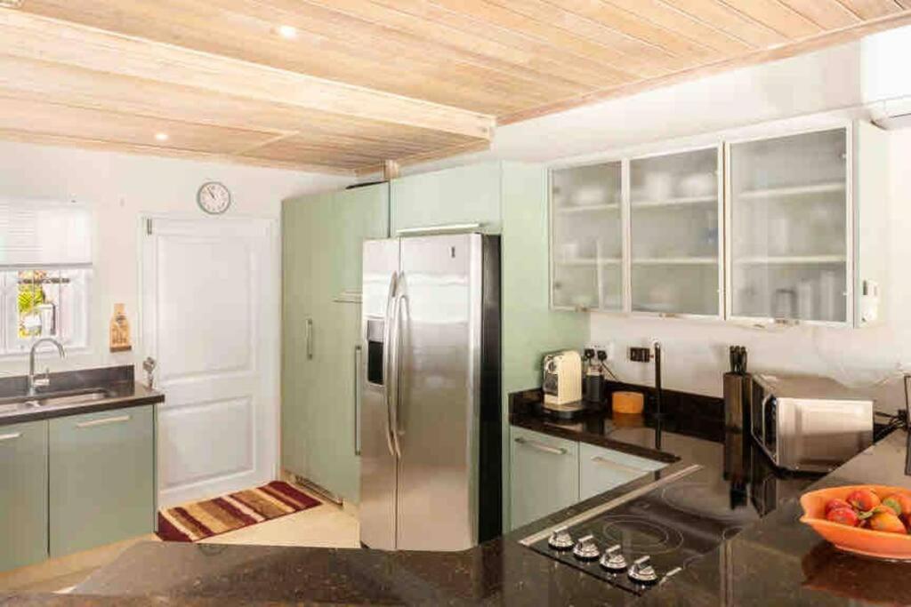 Nanpa, Luxury Family Three Bed Villa, St James West Coast, Private Pool Saint James Bagian luar foto