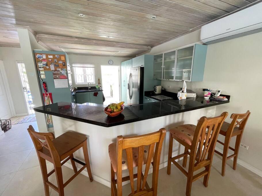 Nanpa, Luxury Family Three Bed Villa, St James West Coast, Private Pool Saint James Bagian luar foto