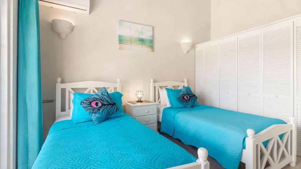 Nanpa, Luxury Family Three Bed Villa, St James West Coast, Private Pool Saint James Bagian luar foto