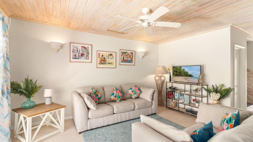 Nanpa, Luxury Family Three Bed Villa, St James West Coast, Private Pool Saint James Bagian luar foto